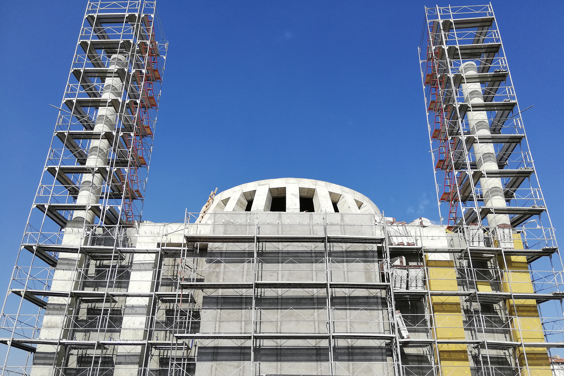 Konusunda uzman kadromuzla kiralama hizmeti sunmaktayız.